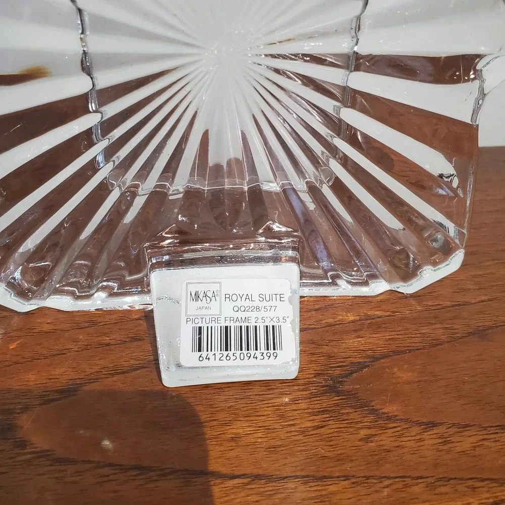 Mikasa elegantly shape